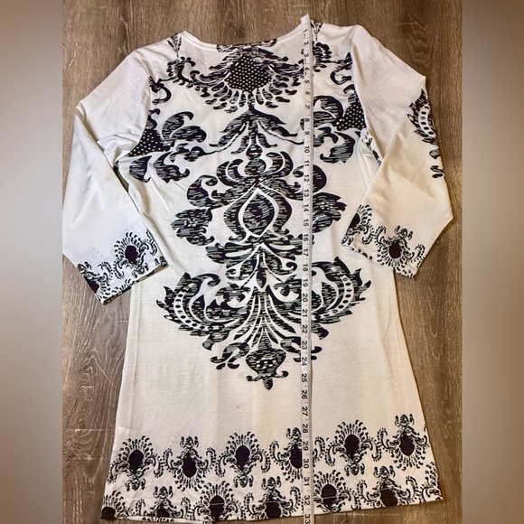 ADORE, Black and White Mod Artsy Damask Shift Mini Dress, Size Medium - Picture 14 of 14